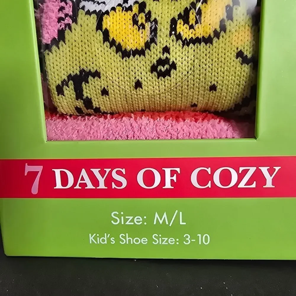 New Girls' Grinch 7 Days Of Cozy Kids Socks M/L 3-10